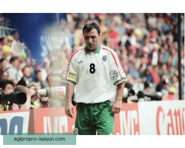 保加利亚传奇斯托伊奇科夫回忆录发布,重温足球辉煌与人生新篇值得关注 保加利亚传奇斯托伊奇科夫回忆录发布,重温足球辉煌与人生新篇值得关注