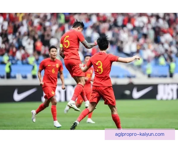 亚运会足球赛争议引发热议，裁判判罚及赛事安排受到关注