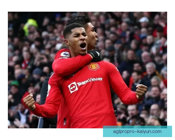 滕哈赫治下球队凝聚力持续提升，更衣室氛围与战术执行力同步增强